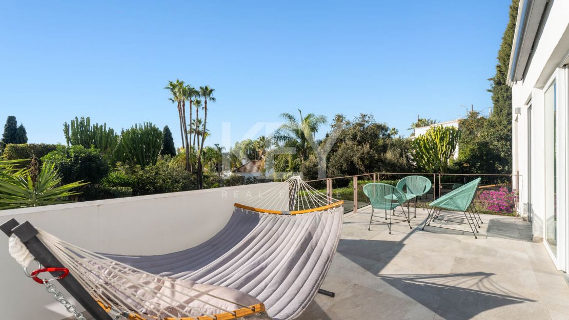 Elegant Family Villa with Outdoor Living and Prime Location -El Rosario, Marbella East