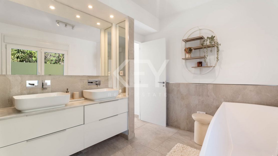 Elegant Family Villa with Outdoor Living and Prime Location -El Rosario, Marbella East