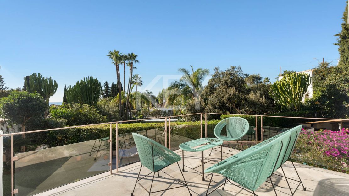 Elegant Family Villa with Outdoor Living and Prime Location -El Rosario, Marbella East