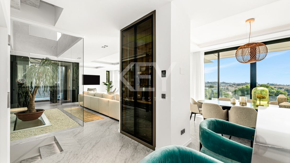 Marvellous Villa with Panoramic Sea Views in Los Flamingos Golf, Marbella