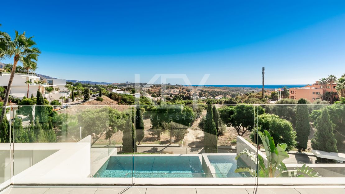 Marvellous Villa with Panoramic Sea Views in Los Flamingos Golf, Marbella