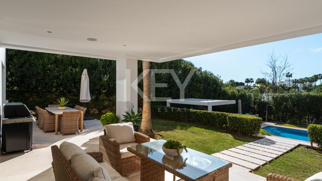 Contemporary Luxury Villa In Los Olivos, Nueva Andalucía