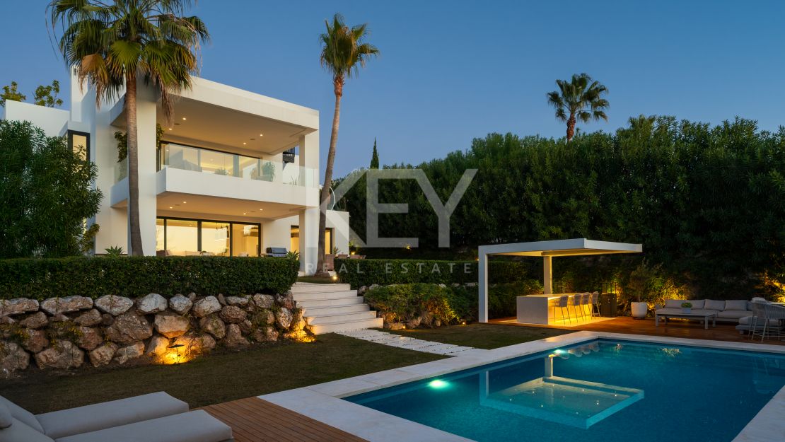 Contemporary Luxury Villa In Los Olivos, Nueva Andalucía