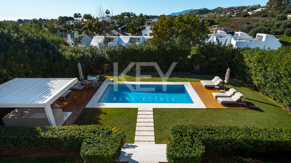 Contemporary Luxury Villa In Los Olivos, Nueva Andalucía