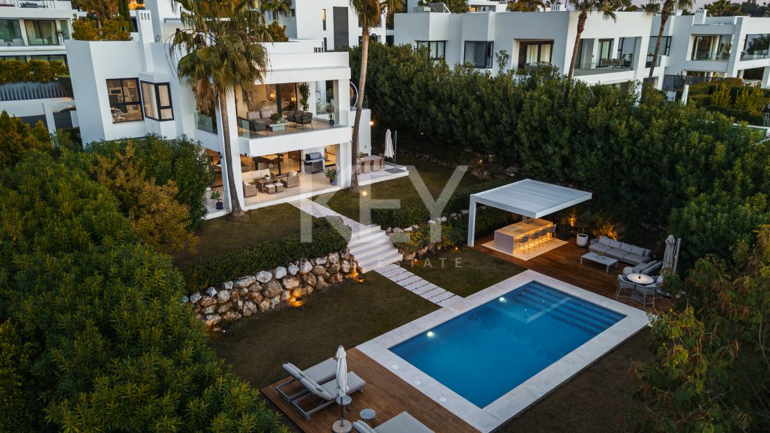 Contemporary Luxury Villa In Los Olivos, Nueva Andalucía