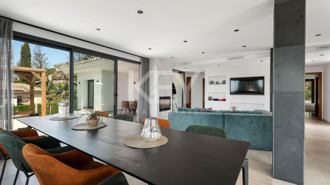 A Superb Modern Villa Walk to the Beach with Panoramic Views