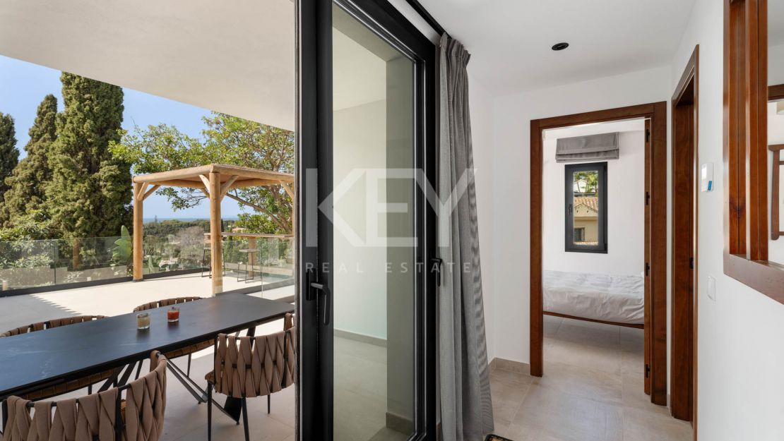 A Superb Modern Villa Walk to the Beach with Panoramic Views