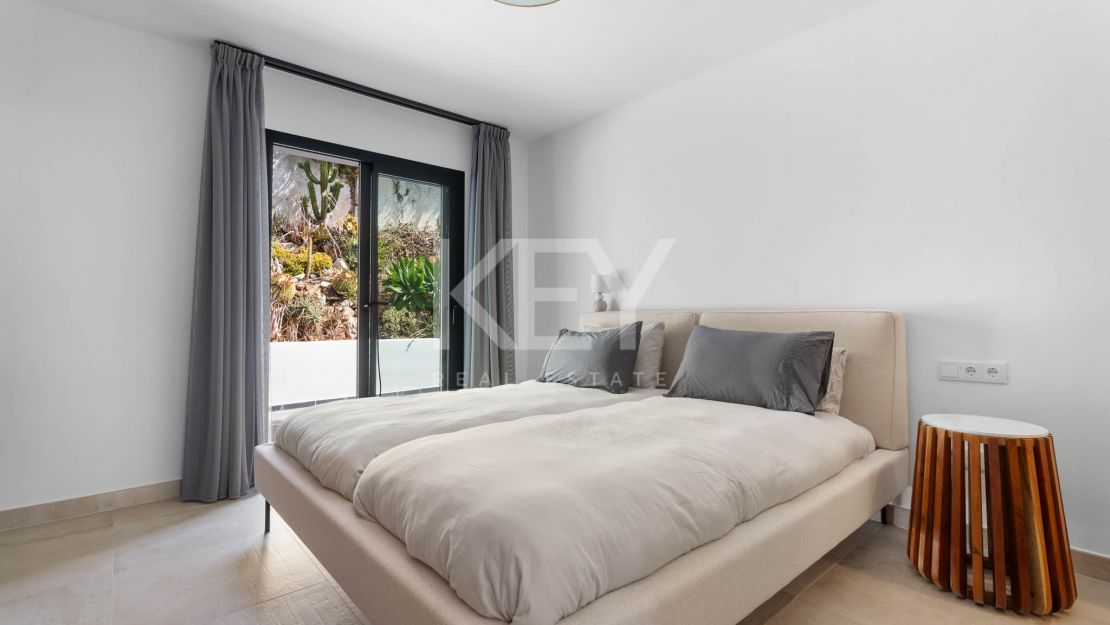 A Superb Modern Villa Walk to the Beach with Panoramic Views