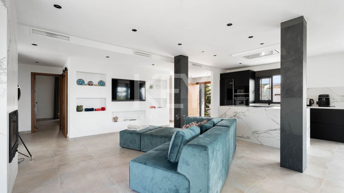 A Superb Modern Villa Walk to the Beach with Panoramic Views