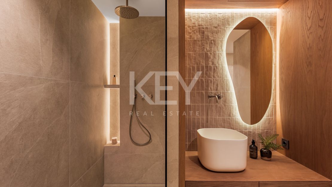 Beautiful Townhouse for Sale near Golf and Schools in Aloha, Marbella