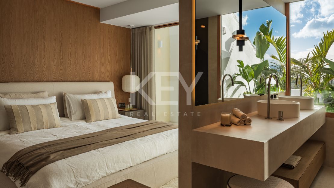 Beautiful Townhouse for Sale near Golf and Schools in Aloha, Marbella