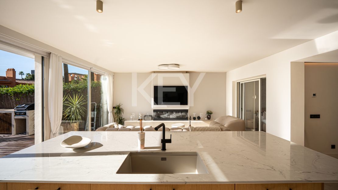 Newly Renovated Luxury Flat in Nueva Andalucia, Marbella