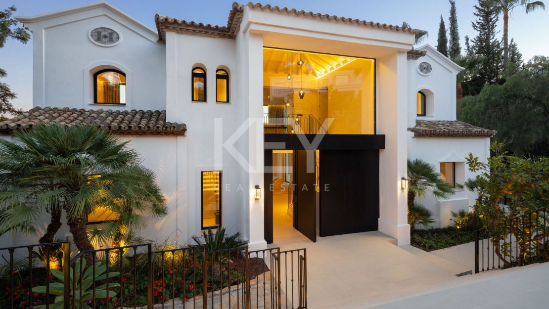 Потрясающая вилла с панорамным видом на озеро и гольф в Бенахавис, Марбелья