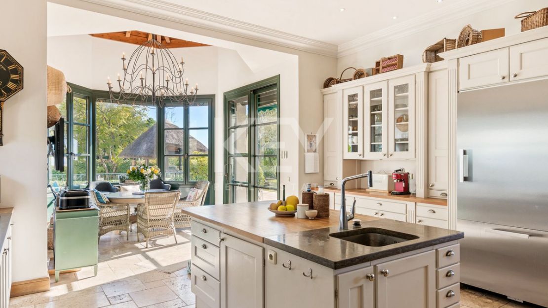 Villa  en venta  en  La Zagaleta, Benahavis