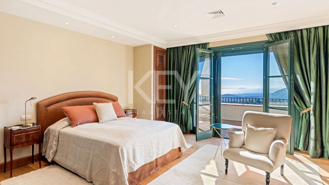 Villa  en venta  en  La Zagaleta, Benahavis