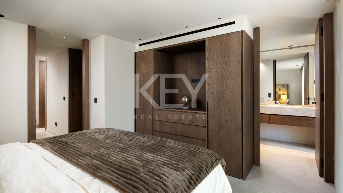 Вилла в балийском стиле в самом сердце долины гольфа в Новой Андалусии