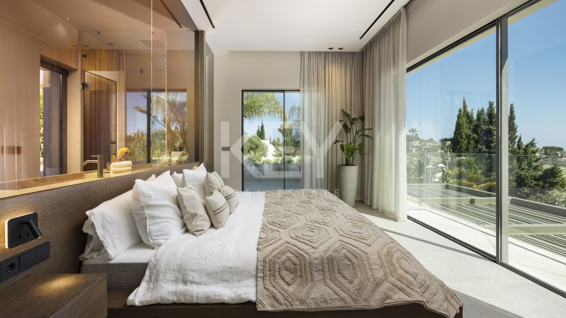 Вилла в балийском стиле в самом сердце долины гольфа в Новой Андалусии