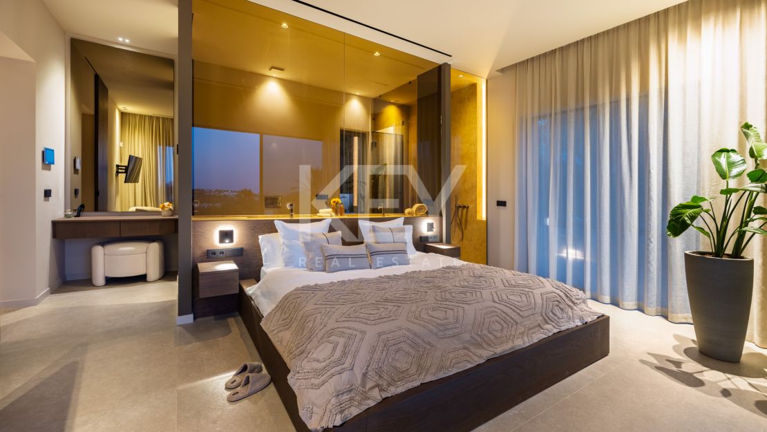 Вилла в балийском стиле в самом сердце долины гольфа в Новой Андалусии