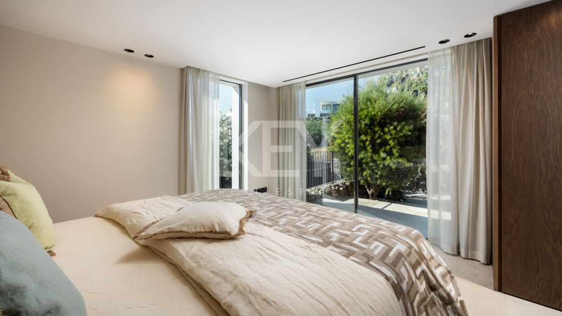 Вилла в балийском стиле в самом сердце долины гольфа в Новой Андалусии