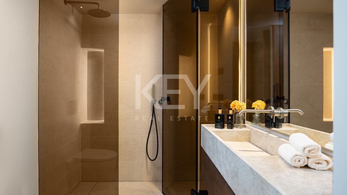 Вилла в балийском стиле в самом сердце долины гольфа в Новой Андалусии