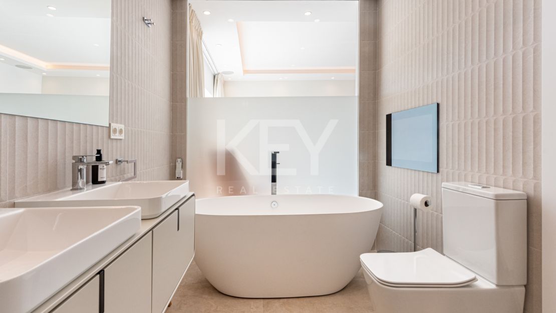 Отремонтированный двухквартирный дом в Алоха Гарденс с панорамным видом