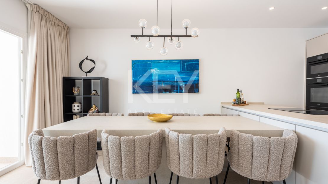 Отремонтированный двухквартирный дом в Алоха Гарденс с панорамным видом