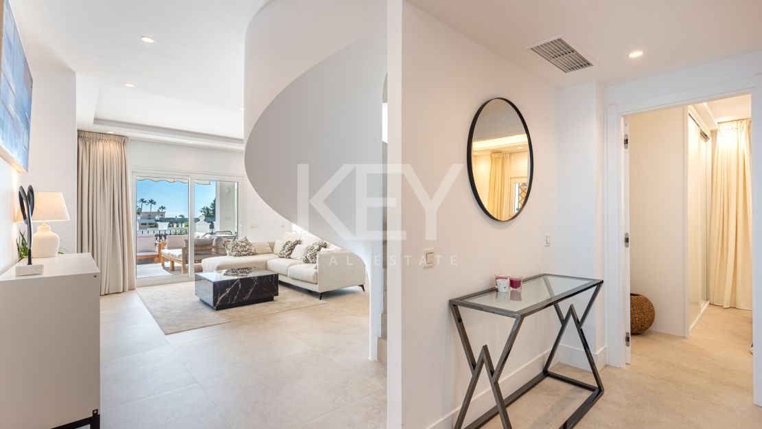 Отремонтированный двухквартирный дом в Алоха Гарденс с панорамным видом