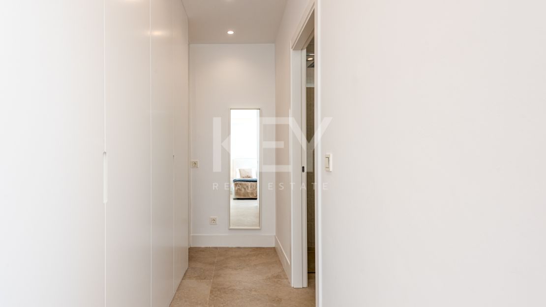 Отремонтированный двухквартирный дом в Алоха Гарденс с панорамным видом