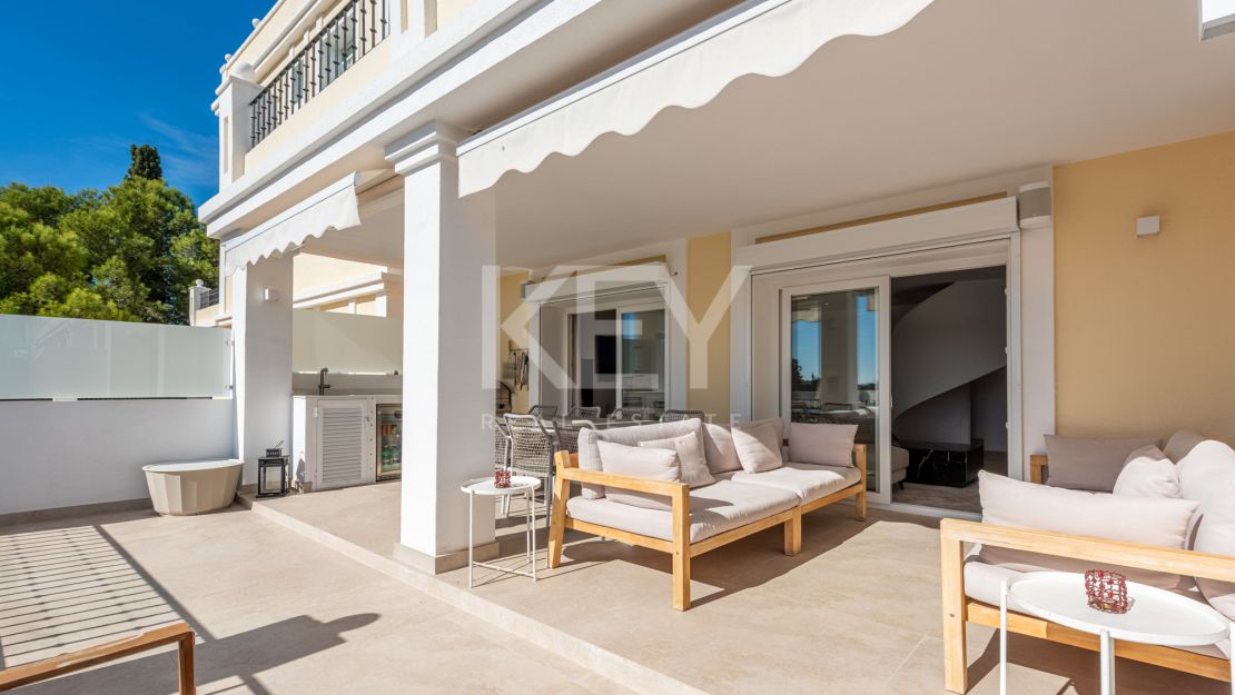 Отремонтированный двухквартирный дом в Алоха Гарденс с панорамным видом