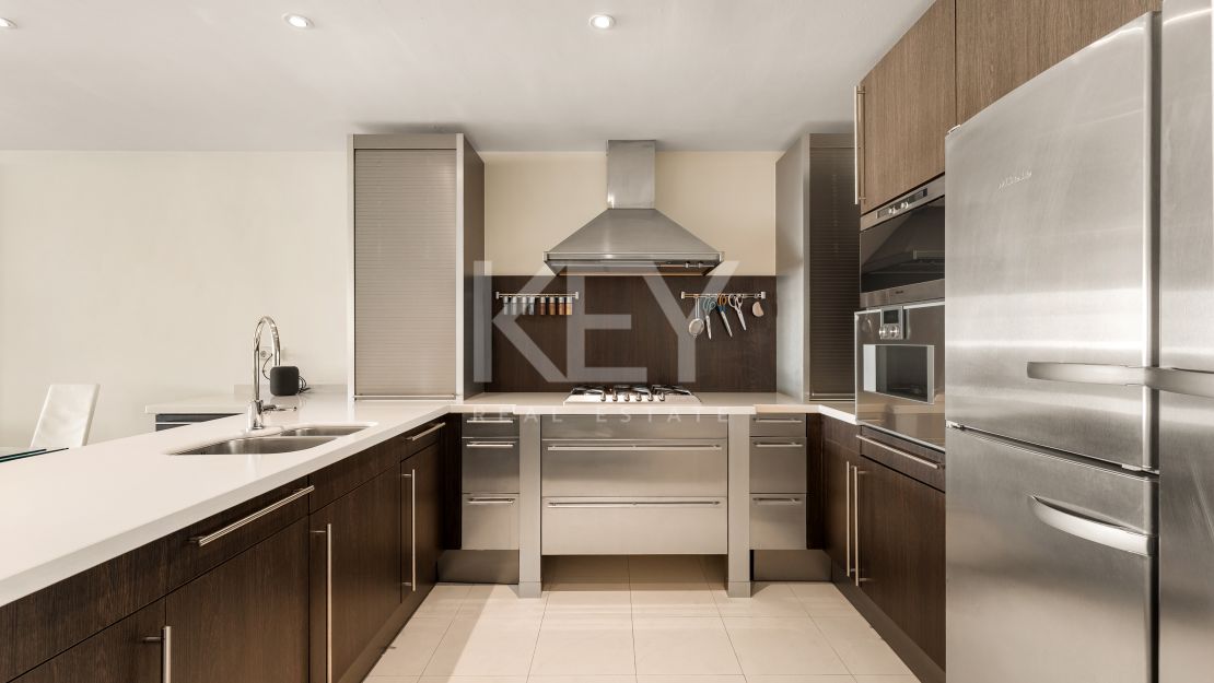 Уютная квартира с панорамным видом на море в Пуэрто-Банусе, Марбелья