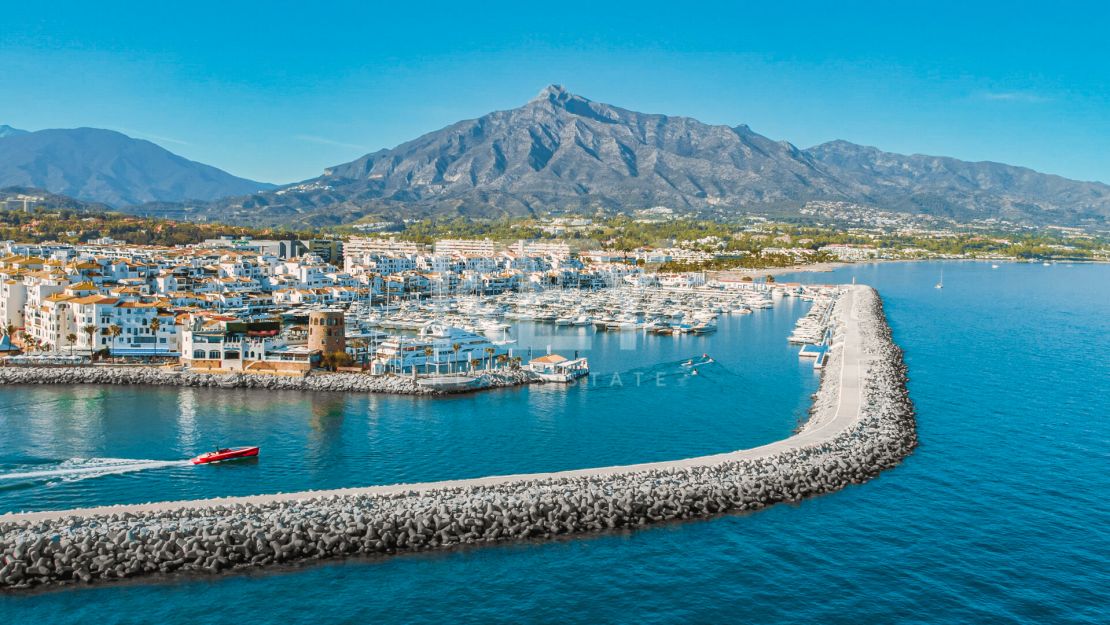 Уютная квартира с панорамным видом на море в Пуэрто-Банусе, Марбелья