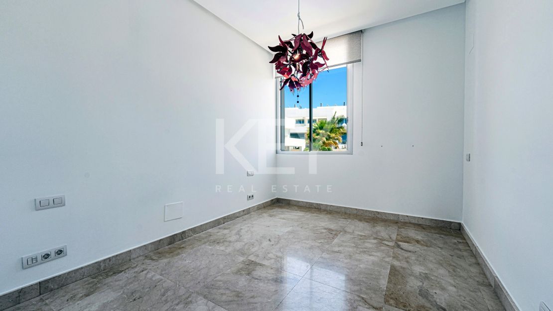 Beautiful Corner Townhouse with own garden and a roof-top pool in Rio Real, Marbella