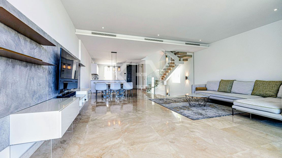 Beautiful Corner Townhouse with own garden and a roof-top pool in Rio Real, Marbella