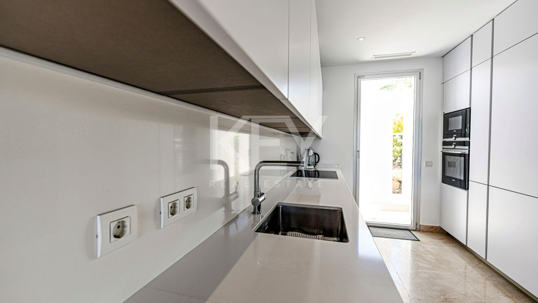 Beautiful Corner Townhouse with own garden and a roof-top pool in Rio Real, Marbella