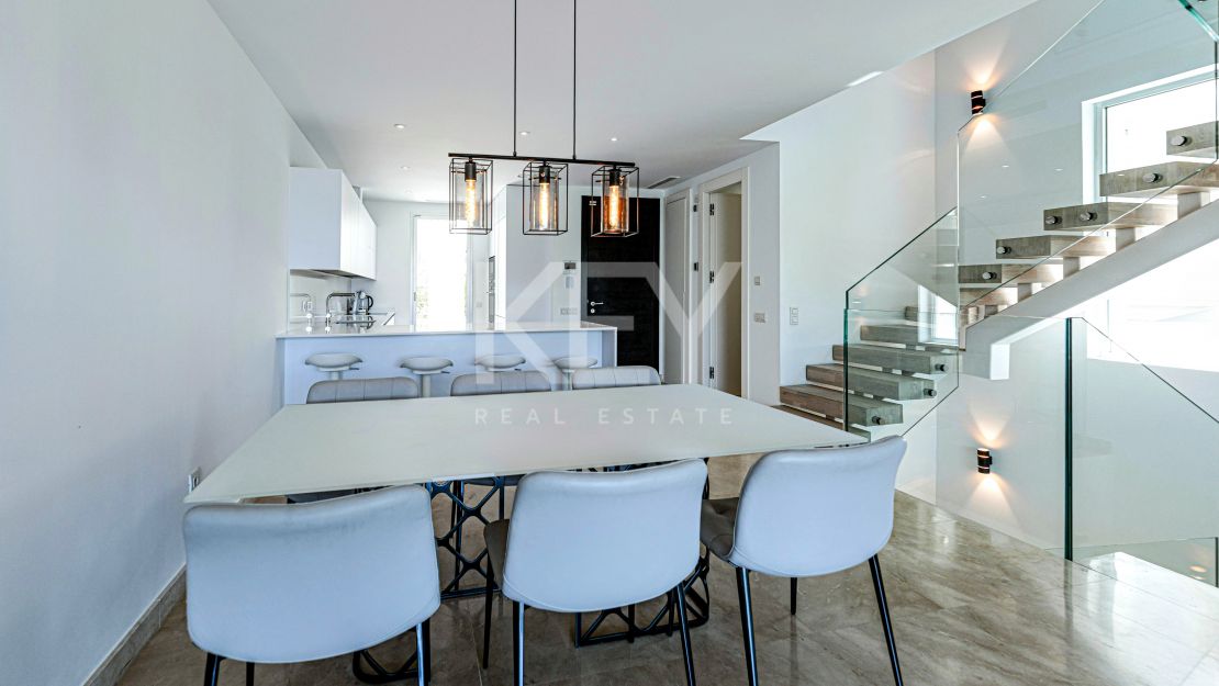 Beautiful Corner Townhouse with own garden and a roof-top pool in Rio Real, Marbella