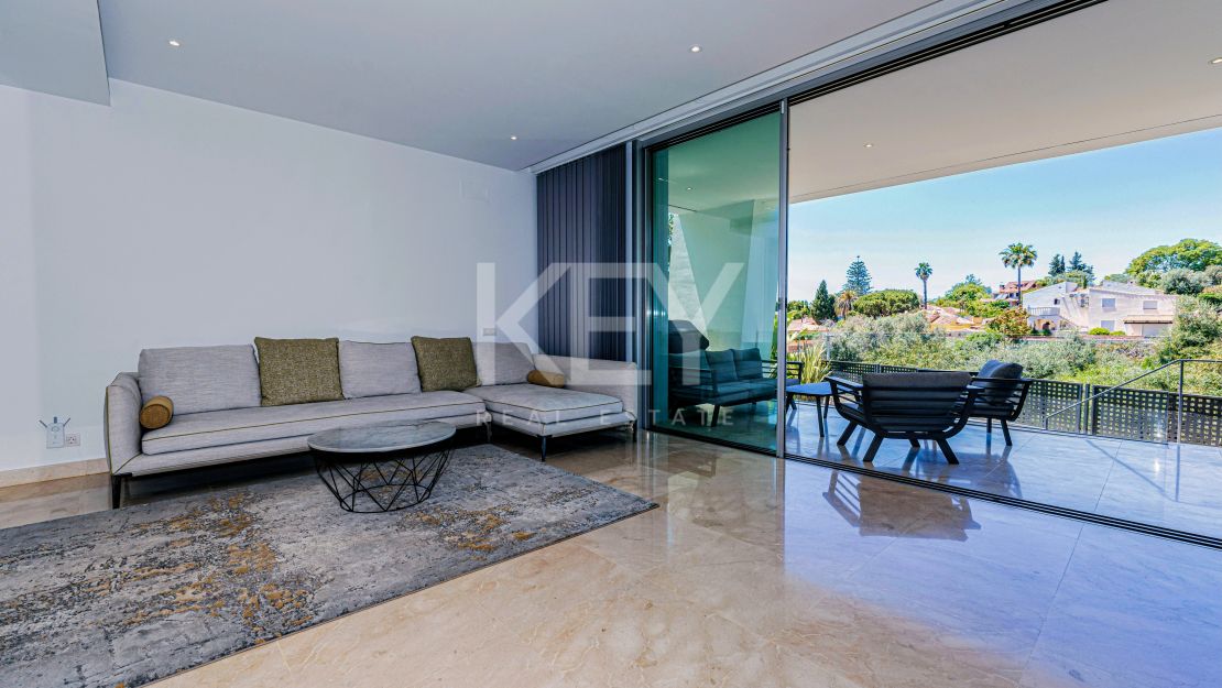 Beautiful Corner Townhouse with own garden and a roof-top pool in Rio Real, Marbella