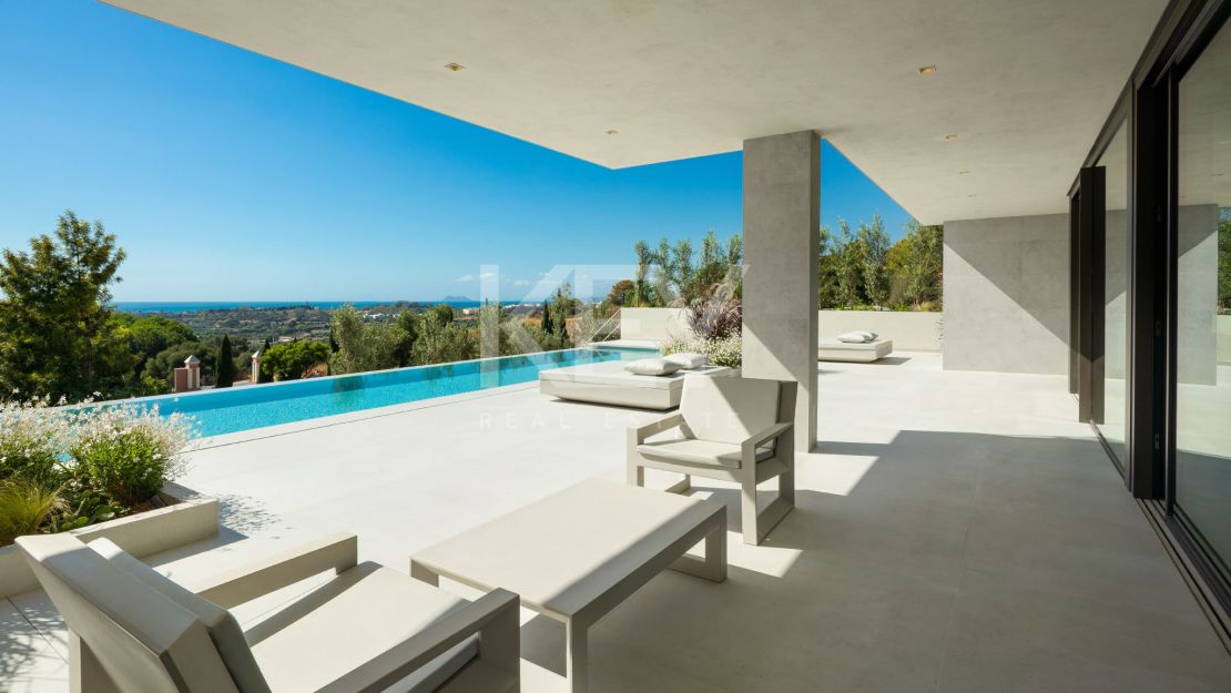Contemporary villa with sea views for sale in Los Flamingos, Benahavís
