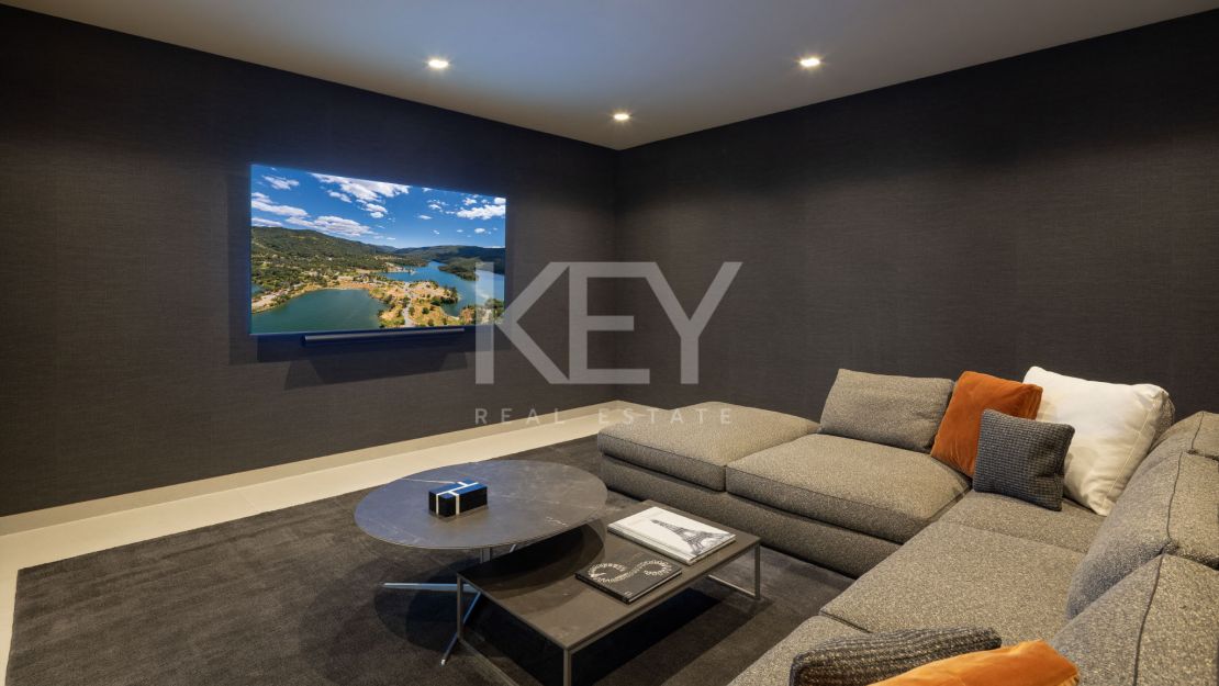 Contemporary villa with sea views for sale in Los Flamingos, Benahavís