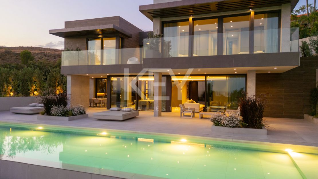Contemporary villa with sea views for sale in Los Flamingos, Benahavís