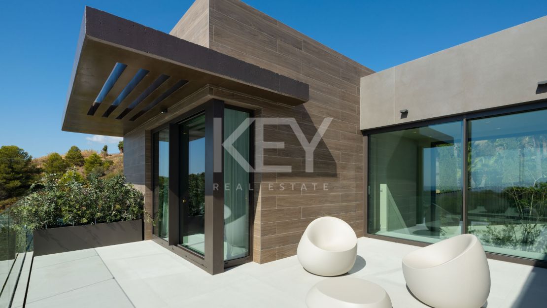 Contemporary villa with sea views for sale in Los Flamingos, Benahavís