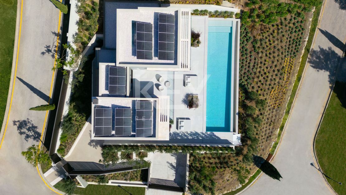 Contemporary villa with sea views for sale in Los Flamingos, Benahavís