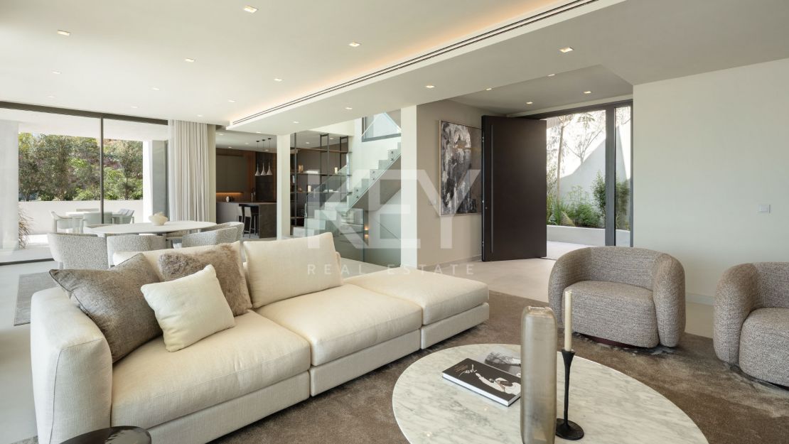 Contemporary villa with sea views for sale in Los Flamingos, Benahavís