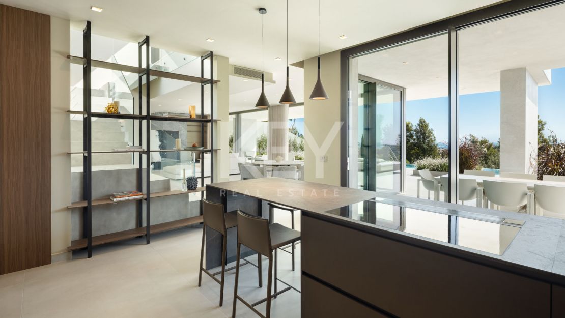 Contemporary villa with sea views for sale in Los Flamingos, Benahavís