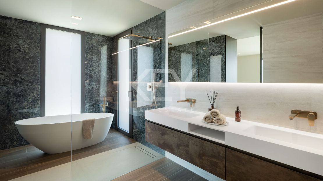 Contemporary villa with sea views for sale in Los Flamingos, Benahavís