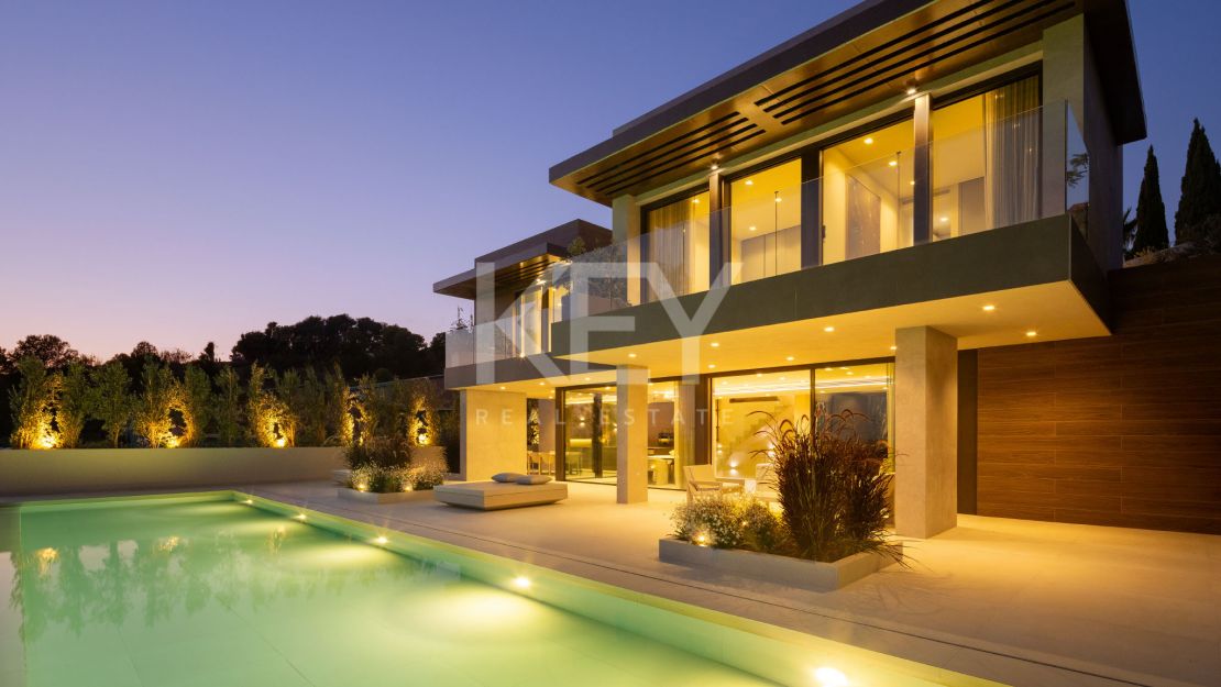 Contemporary villa with sea views for sale in Los Flamingos, Benahavís