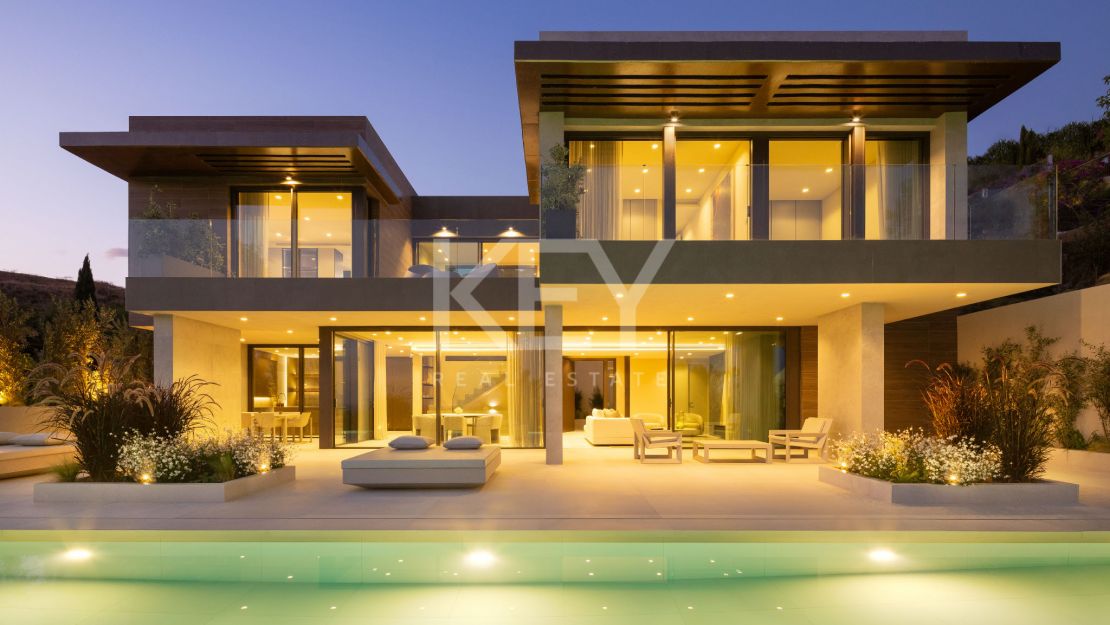 Contemporary villa with sea views for sale in Los Flamingos, Benahavís