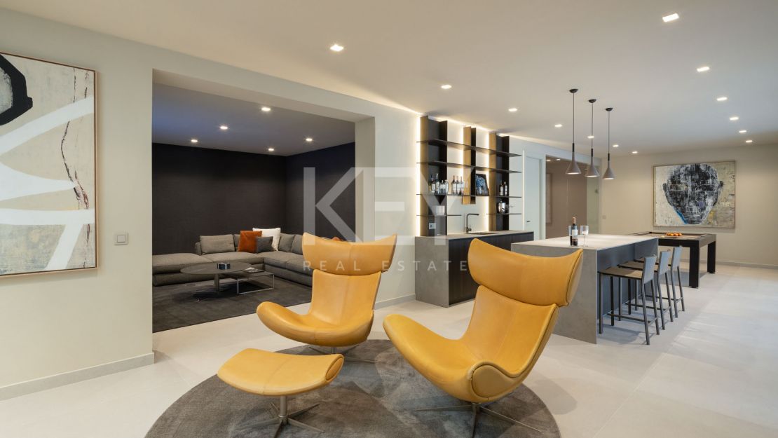 Contemporary villa with sea views for sale in Los Flamingos, Benahavís