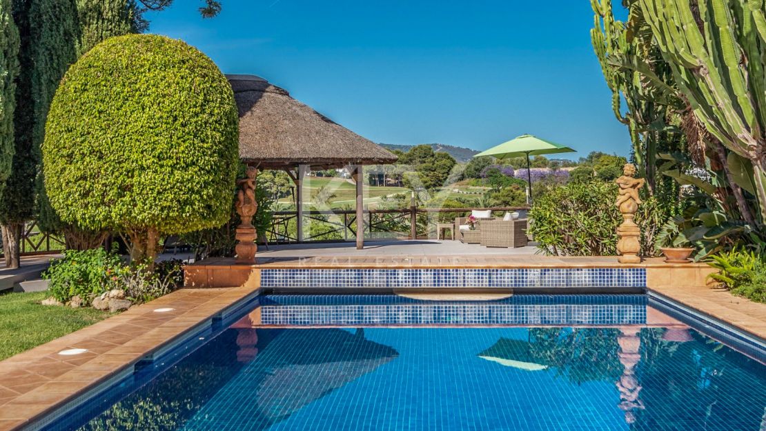 Frontline golf villa for sale in Rio Real, Marbella East