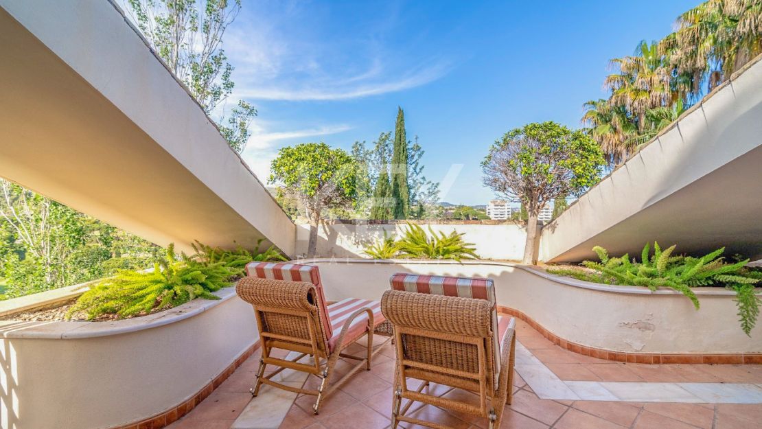 Frontline golf villa for sale in Rio Real, Marbella East