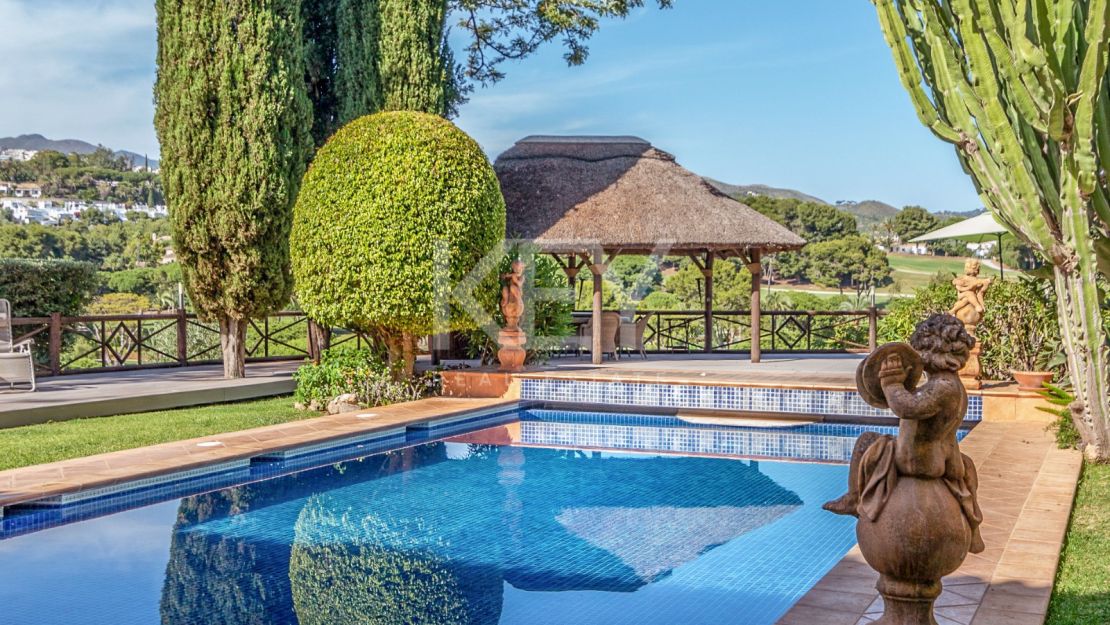 Frontline golf villa for sale in Rio Real, Marbella East